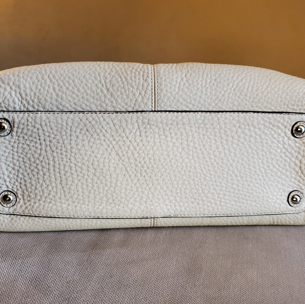 Coach purse - Picture 3 of 4